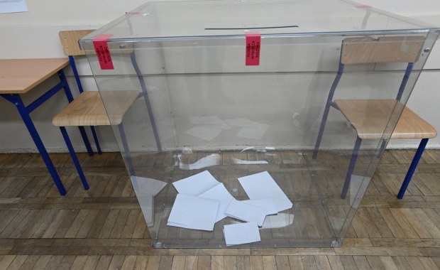 Incydent w Płocku. Członkini komisji wyborczej wykluczona z pracy