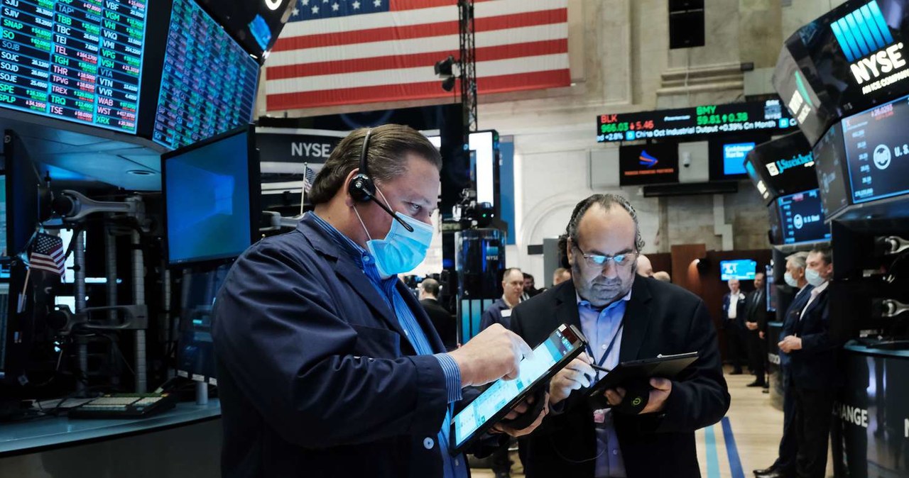 Indeksy na Wall Street odrabiały straty po spadkach z dnia poprzedniego /AFP
