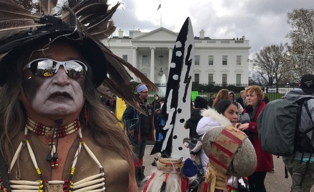 Indianie nie chcą rurociągu. Protestują przed Białym Domem