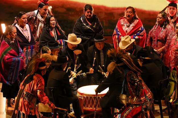 Indianie z plemienia Osedzów /CAROLINE BREHMAN /PAP/EPA