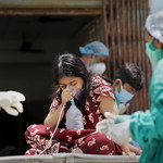 Indie w ekstremalnie trudnej sytuacji. Piąty dzień z rzędu biją globalny rekord zakażeń koronawirusem