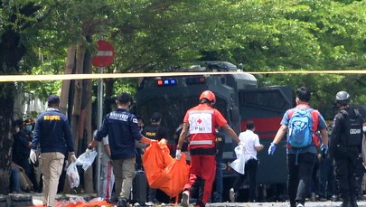 Indonezja: Co najmniej 14 rannych w wyniku zamachu przed katedrą