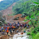 Indonezja: Lawina ziemna zabiła 7 osób, 108 zaginionych 
