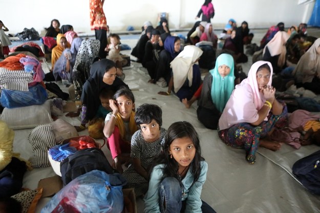 Indonezja. Migranci w centrum tymczasowego zakwaterowania /HOTLI SIMANJUNTAK    /PAP/EPA