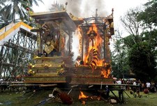 Indonezja: Przepełnione kostnice na Bali. Duchowni apelują do mieszkańców