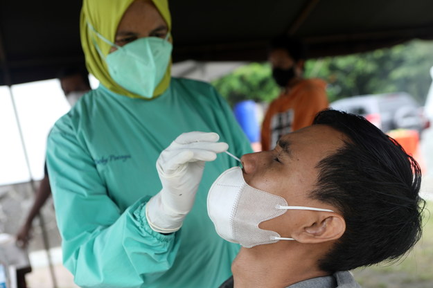 Indonezja przygotowuje się na najgorszy scenariusz pandemii Covid-19 /HOTLI SIMANJUNTAK    /PAP/EPA