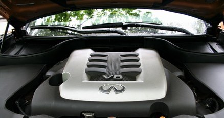 Infiniti FX50 - silnik V8 /INTERIA.PL