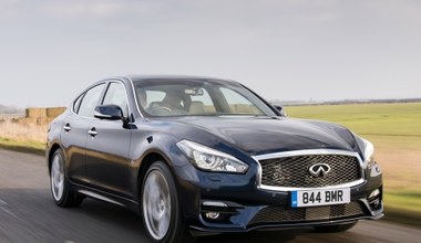 Infiniti Q70 po delikatnym liftingu