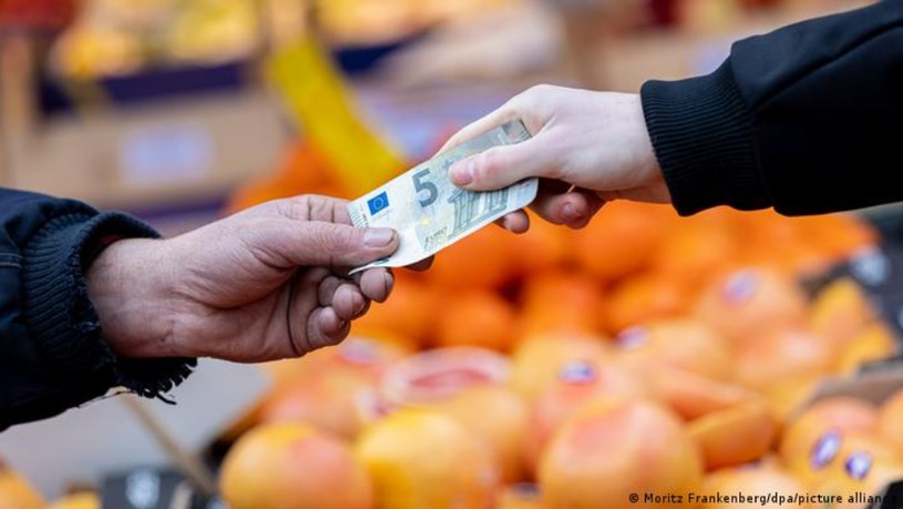 Inflacja pochłania oszczędności Niemców /Deutsche Welle