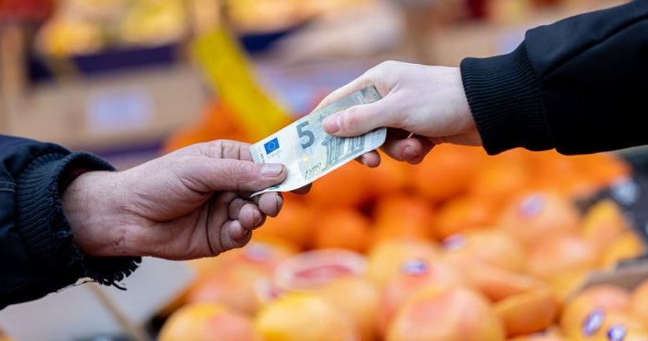 Inflacja pochłania oszczędności Niemców /Deutsche Welle