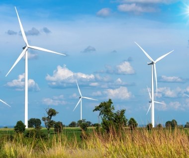 Inflacja rzuca cień na budowy farm wiatrowych i fotowoltaicznych