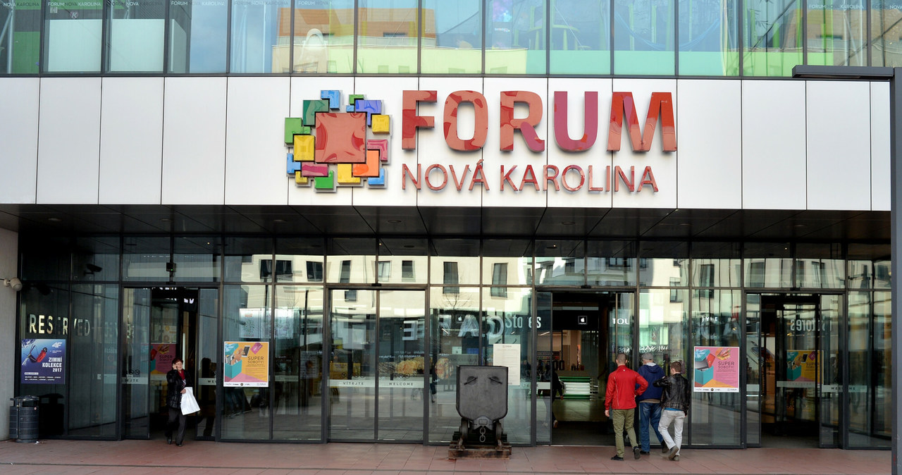 Inflacja w Czechach wzrosła do 12,7 proc. N/z: Galeria handlowa Forum Nova Karolina w czeskiej Ostrawie /fot. Łukasz Kalinowski /East News