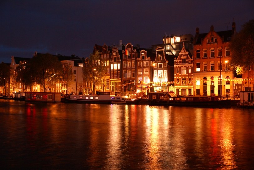 Inflacja w Niderlandach najwyższa od 40 lat! Na zdj. noc w Amsterdamie /123RF/PICSEL