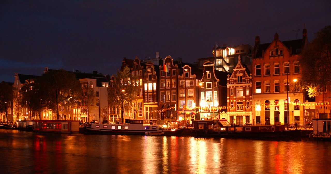 Inflacja w Niderlandach najwyższa od 40 lat! Na zdj. noc w Amsterdamie /123RF/PICSEL