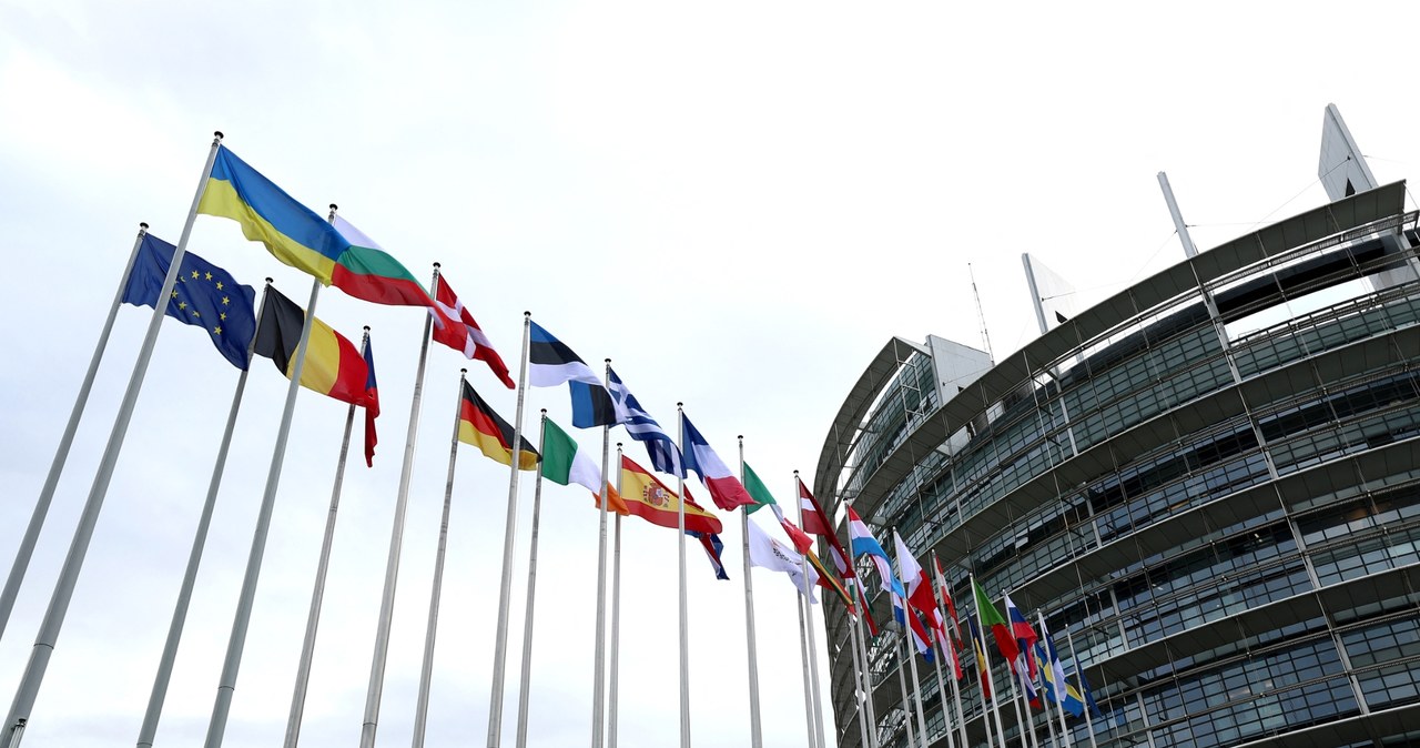 Inflacja w Polsce spada najszybciej wśród krajów UE - wynika z danych Eurostatu /FREDERICK FLORIN /AFP