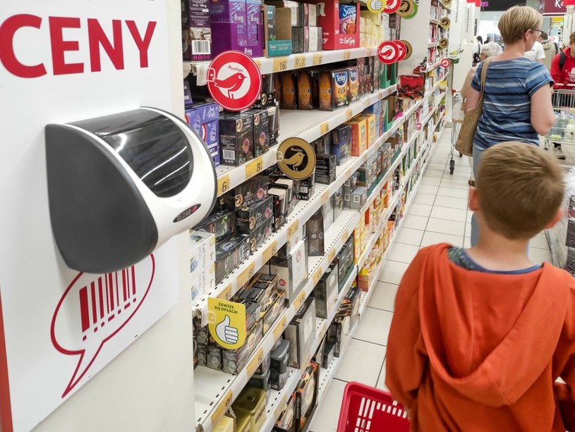 Inflacja zmusza do poszukiwania tańszych "zamienników" markowych produktów. Zdj. ilustracyjne /Piotr Kamionka /Reporter
