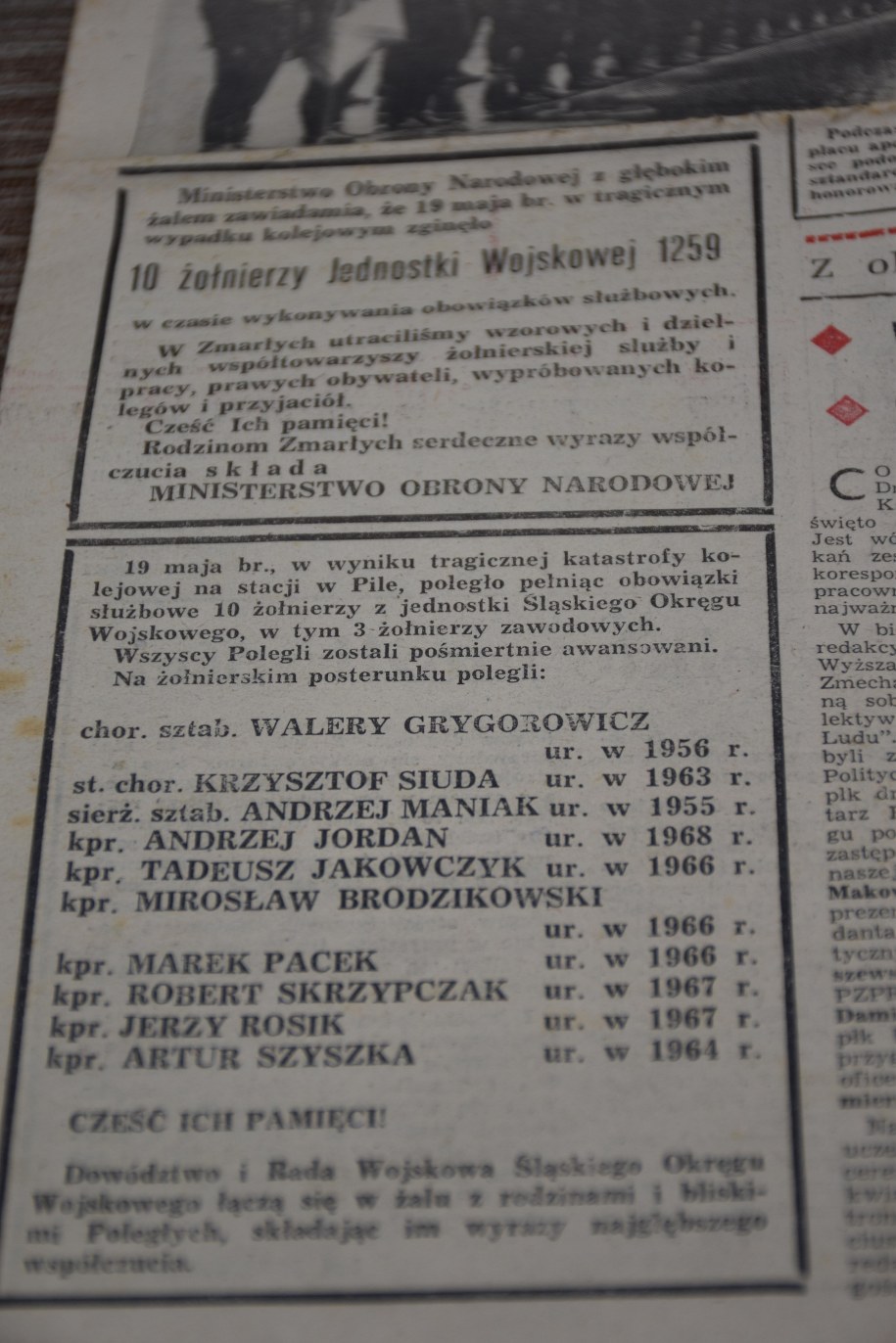 Informacja z nazwiskami ofiar w „Żołnierzu Ludu” /