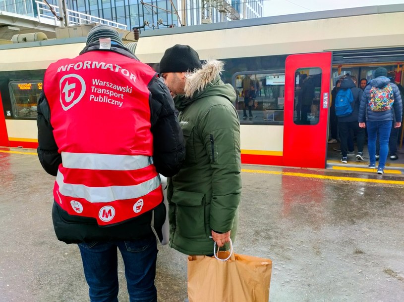 Informator ZTM na dworcu Warszawa Zachodnia /INTERIA.PL