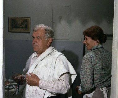 Inną wysoko ocenioną przez widzów rolą Kowalskiego był Ryszard Popiołek, dozorca domu przy Złotej - ze swoim pamiętnym powiedzeniem "Koniec świata!" - w serialu telewizyjnym "Dom", który Jan Łomnicki reżyserował od 1980 r.

 