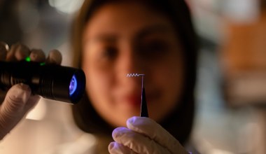 Innowacyjny implant mózgowy. Dostarcza leki z chirurgiczną precyzją