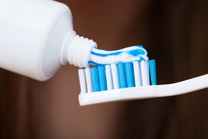 Innowacyjny sposób leczenia alergii. To... pasta do zębów!