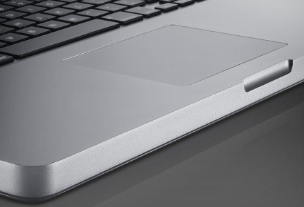 Innowacyjny trackpad w modelu MacBook Pro - jedna z zaprezentowanych nowości /materiały prasowe