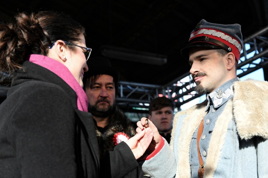 Inscenizacja historyczna na dworcu kolejowym w Gdańsku / 	Adam Warżawa    /PAP