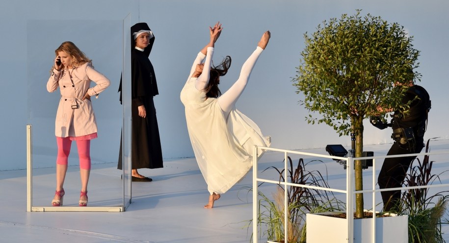 Inscenizacja, podczas uroczystości w Brzegach /Radek Pietruszka /PAP