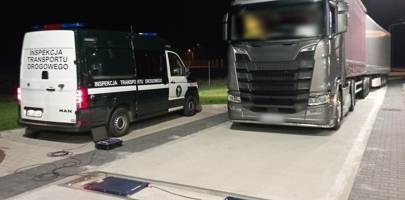 Inspekcja Transportu Drogowego zatrzymała do kontroli trzy ciężarówki jadące drogą ekspresową S3. /ITD /ITD