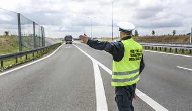 Inspektorzy odsyłają swoje mundury ministrowi. Nie wiadomo, czym to wszystko się skończy