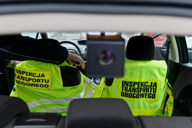 Inspektorzy Ruchu Drogowego zamontują kamery na skrzyżowaniach /Wojciech Pacewicz /PAP