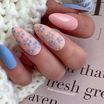 Inspiracje na wiosenny manicure hybrydowy. Kwiaty i pastele