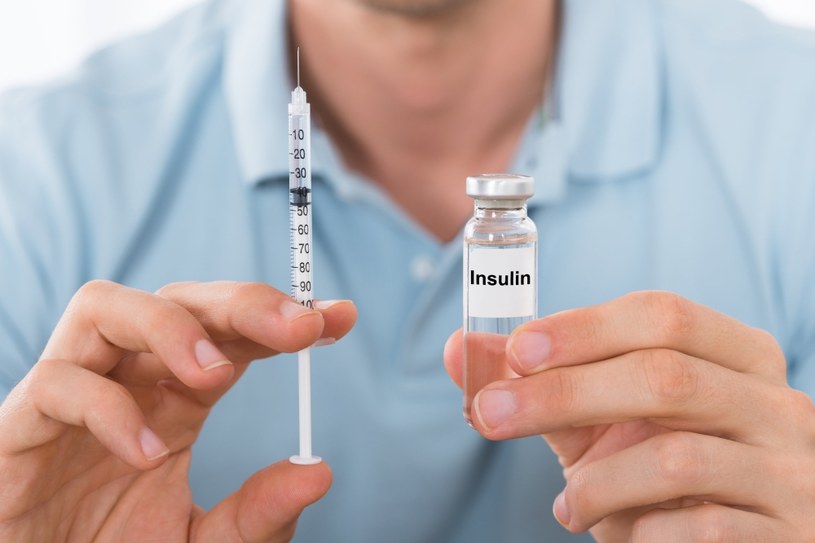 Insulinę chorym na cukrzycę podaje się podskórnie przy pomocy strzykawek, specjalnych penów lub pomp insulinowych /123RF/PICSEL