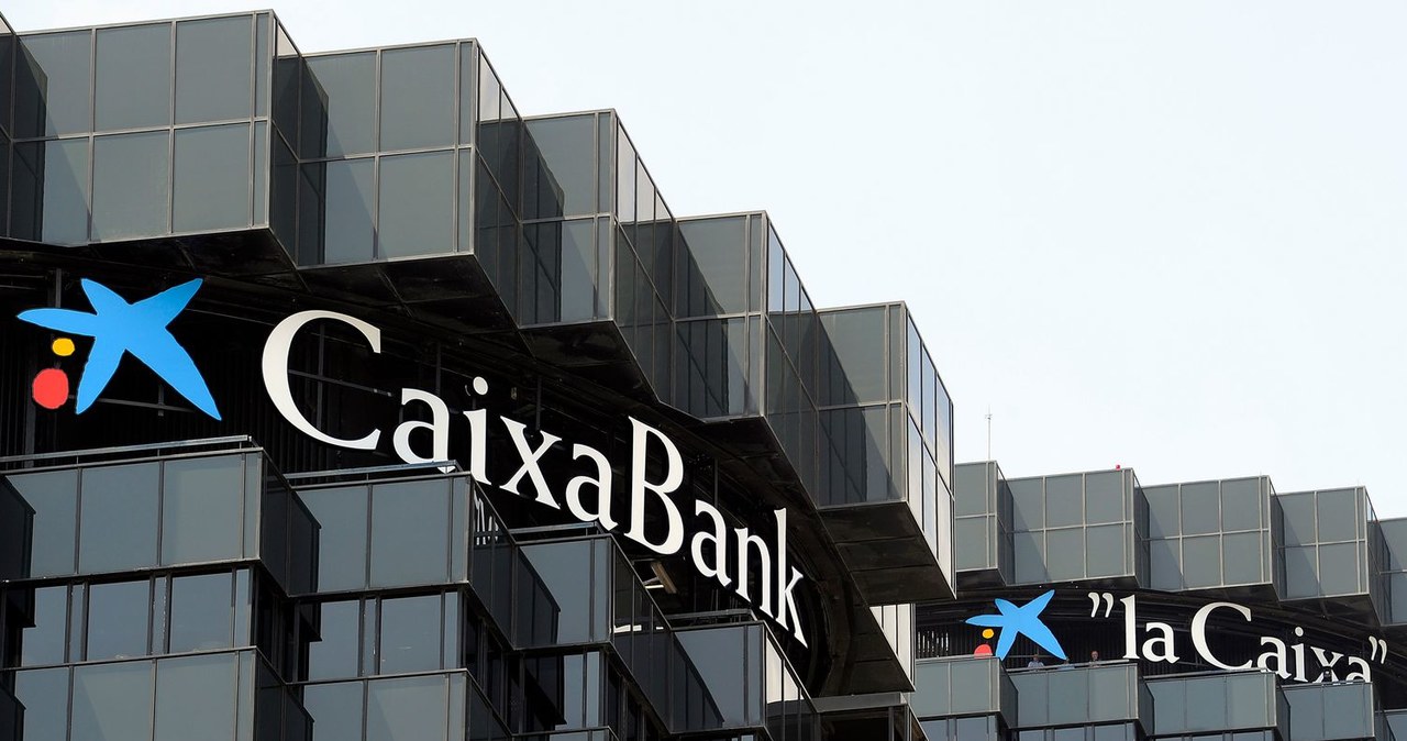 Integratorem ubezpieczeń jest m.in. CaixaBank. Nz. siedziba banku w Barcelonie /AFP