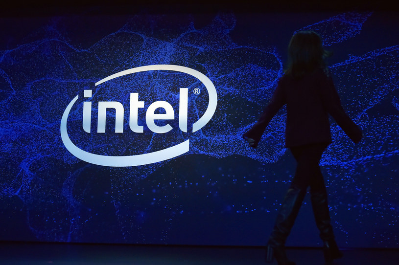 Intel chce przegonić konkurencję do 2025 roku /AFP