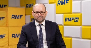 "Intelektualny oszust", "lubi obrażać". Przydacz ostro o Sikorskim