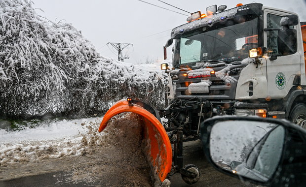 Intensywne opady śniegu niemal w całej Polsce. IMGW ostrzega