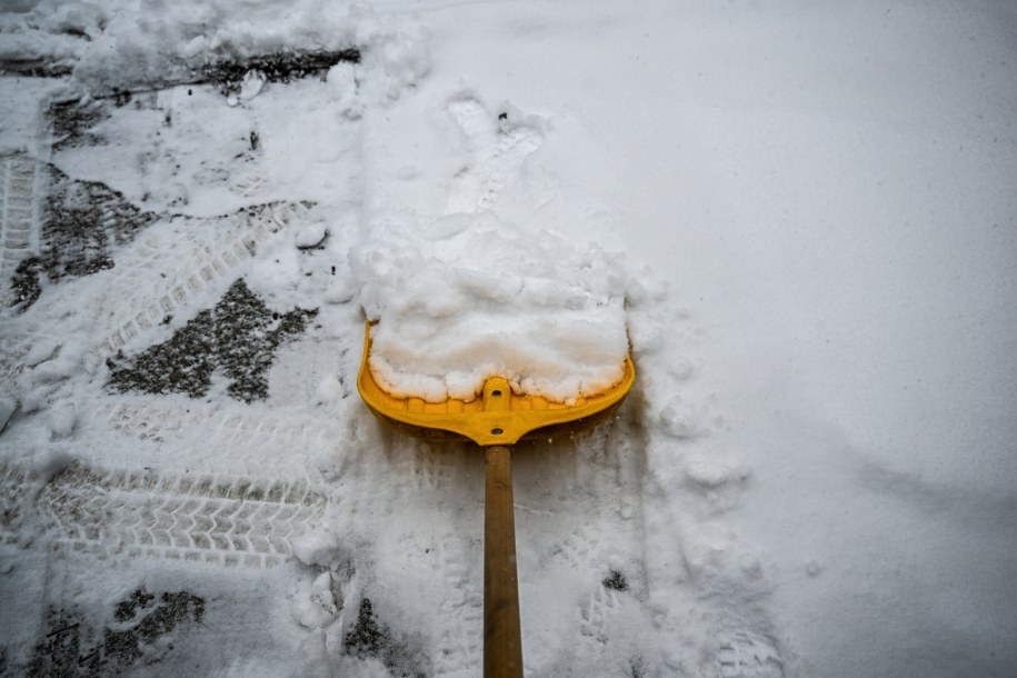 Intensywne opady śniegu w Przemyślu /Darek Delmanowicz /PAP
