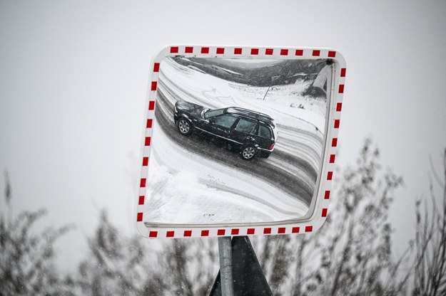 Intensywne opady śniegu w Przemyślu /Darek Delmanowicz /PAP