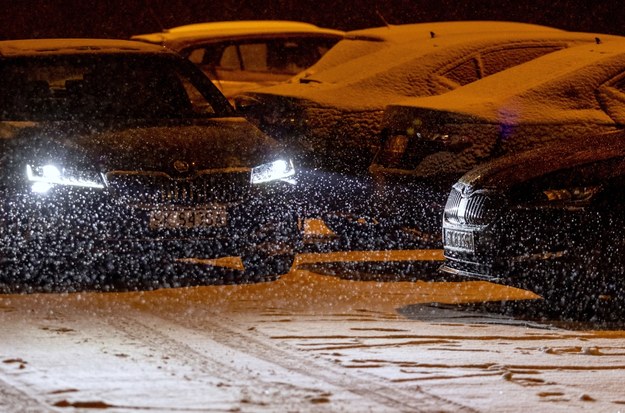 Intensywne opady śniegu w wielu regionach kraju / 	Andrzej Grygiel    /PAP