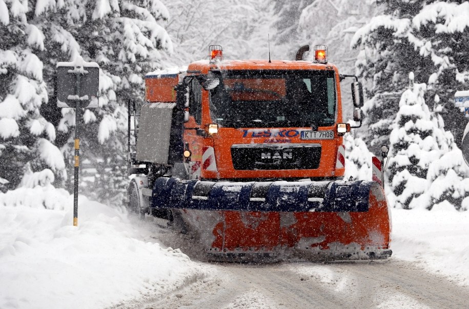 Intensywne opady śniegu w Zakopanem /Grzegorz Momot /PAP