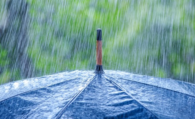 Intensywny deszcz i grad. Nadchodzi zmiana pogody