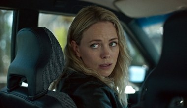 Intensywny i mroczny kryminał skandynawski. Zagłębia się w półświatek lat 90.