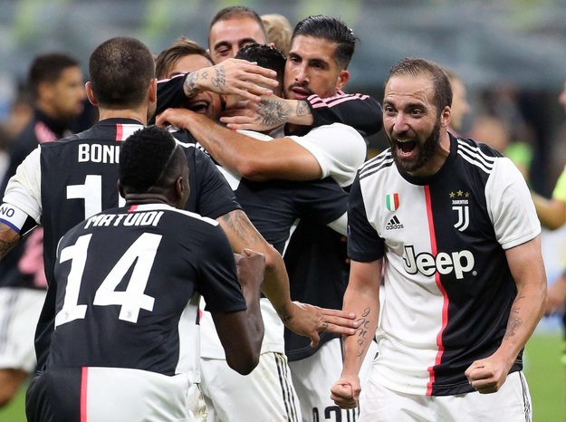 Inter Mediolan - Juventus Turyn: gracze Juventusu cieszą się z gola Gonzalo Higuaina /MATTEO BAZZI    /PAP/EPA