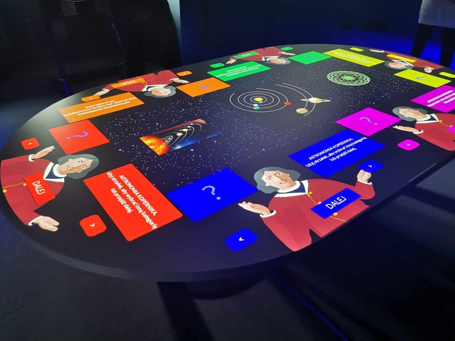 Interaktywny stół w Doświadczalni Kopernika. /Piotr Bułakowski /RMF FM