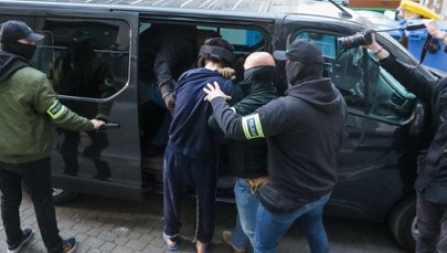 Interesował się filmami gore, znaleziono przy nim "Dialogi Konfucjusza". Znajomi o Mieszku R.