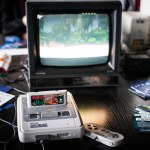 Internauci śmieją się z BBC. Czy ci dziennikarze widzieli kiedyś SNES-a?