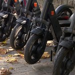 "Interwencja": Kosztowny przejazd elektryczną hulajnogą. Z konta zniknęły pieniądze