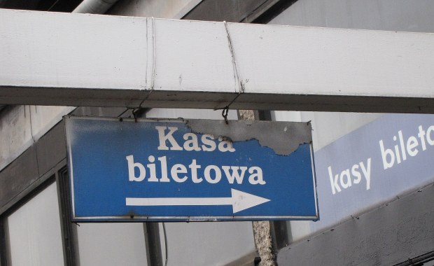 Interwencja RMF FM: Długie kolejki na dworcu w Raciborzu