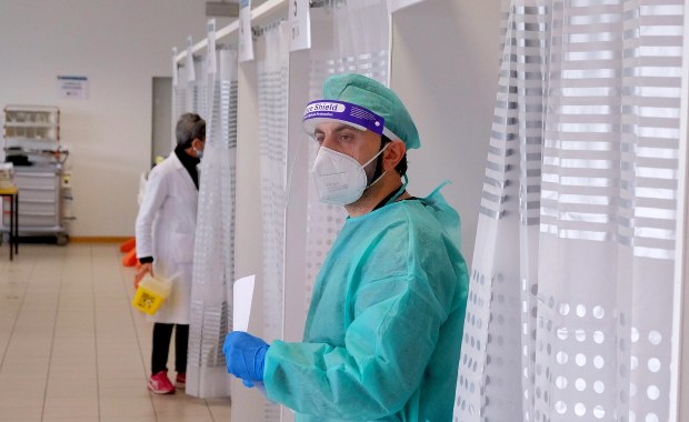 Interwencja RMF FM: Szpitale mogą wysłać lekarzy na unijne szkolenia dot. Covid-19 